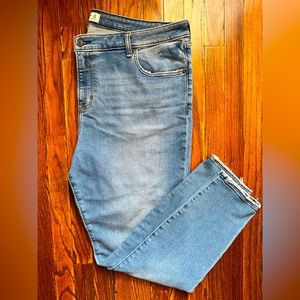 A&F Mid Rise Super Skinny Jeans